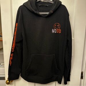 ⭐️ Members Only Med Black Hoodie * Pilly, no string and cut at neck
